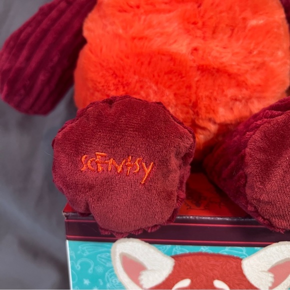 NEW Scentsy Red Panda Mei Scentsy Buddy with scent pack! - Picture 6 of 10